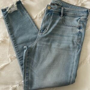 American Eagle Women’s Light Blue Distressed Skinny Jeans